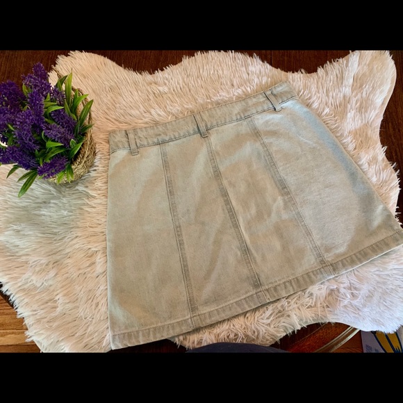 Forever 21 Jean Skirt Size 29 Waist 🌼🌿 - Picture 2 of 3